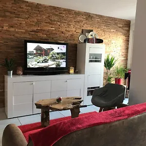 chambre-bleue-avec-petit-dejeuner-villeurbanne.hotels-rhonealpes.com/